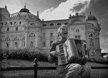 Katusoittaja Krakovassa, Puola 2011.